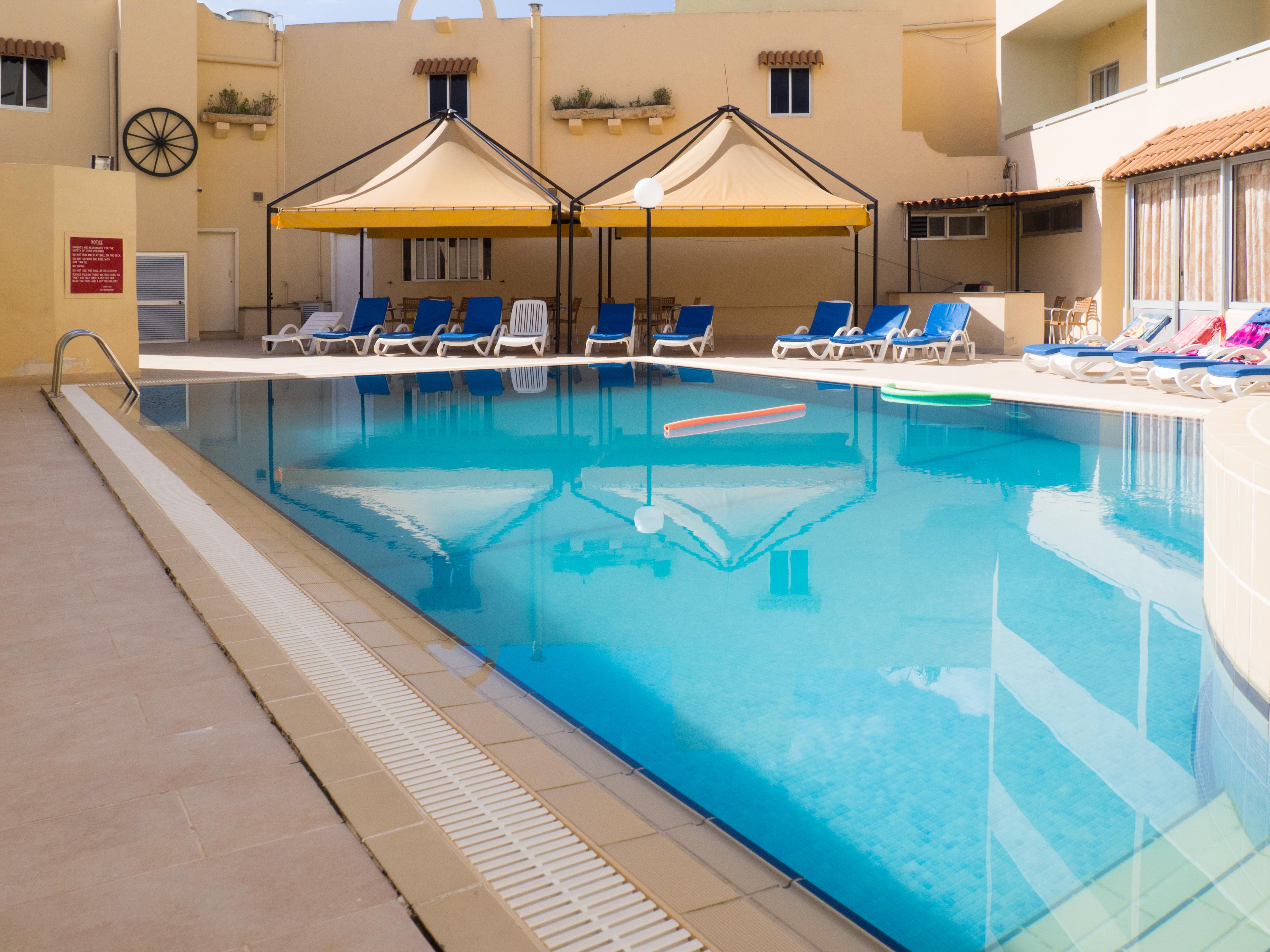 בּוּגִ'יבָּה Mavina Hotel & Apartments מראה חיצוני תמונה