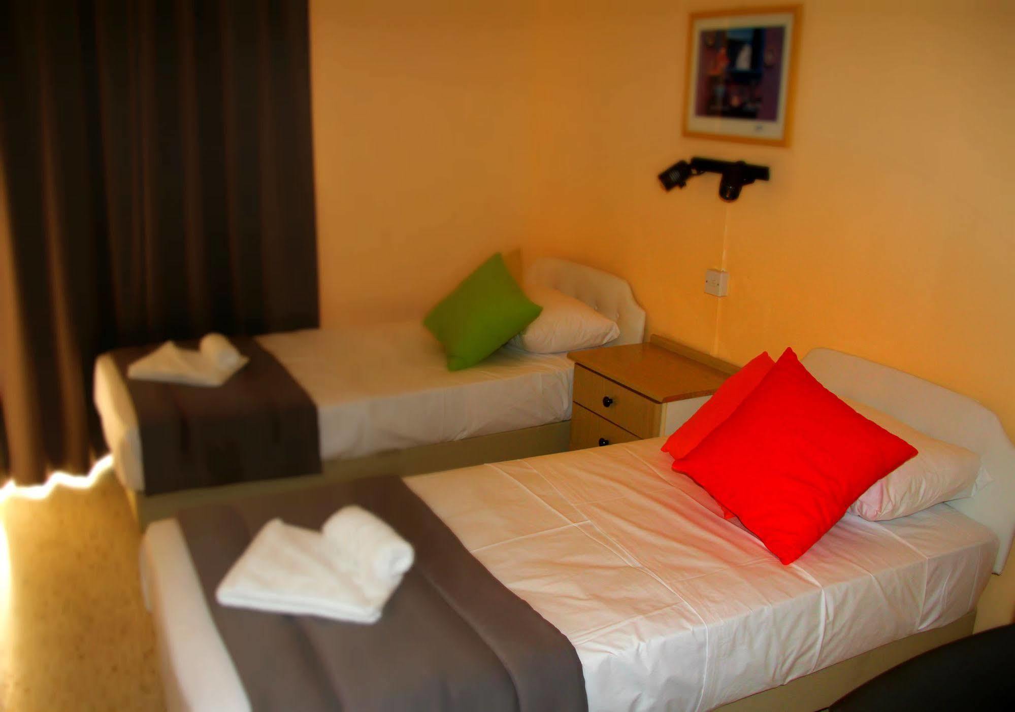 בּוּגִ'יבָּה Mavina Hotel & Apartments מראה חיצוני תמונה